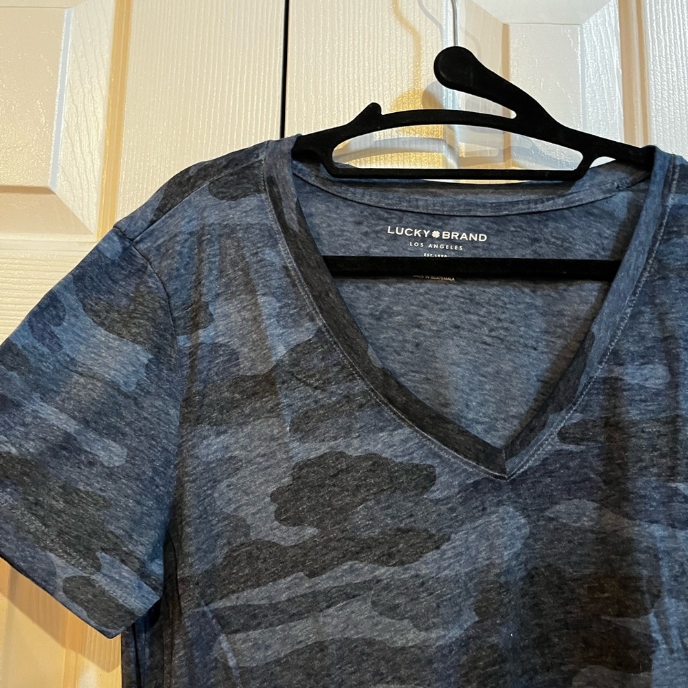 Lucky Brand Gray Camo V-Neck Tee